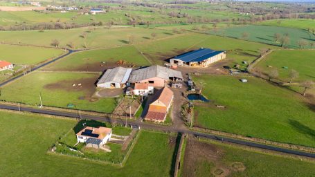 Vue aérienne exploitation agricole